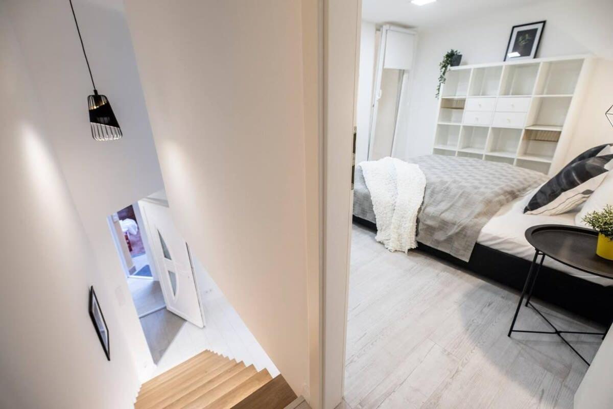 Renovated Design Apartment Close To The Danube Budapest Bagian luar foto
