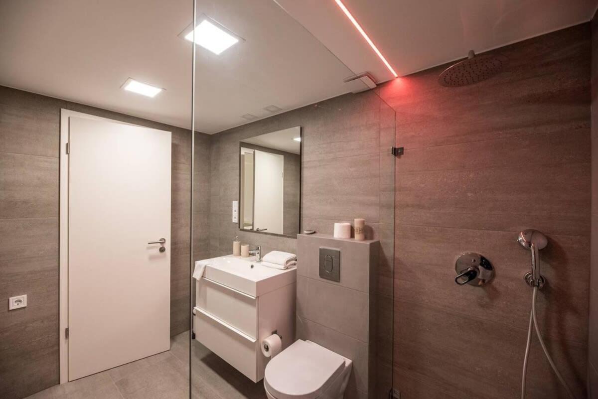 Renovated Design Apartment Close To The Danube Budapest Bagian luar foto
